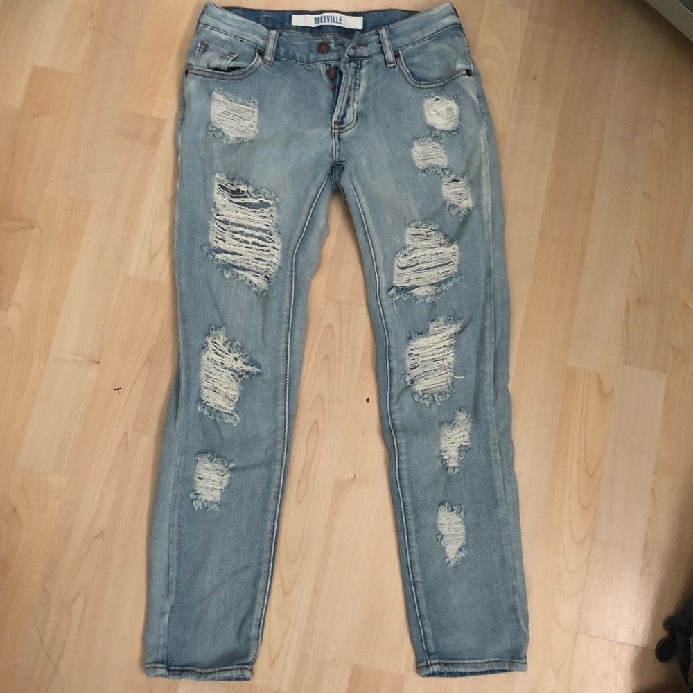 Brandy Melville Distressed Lightwash Jeans
